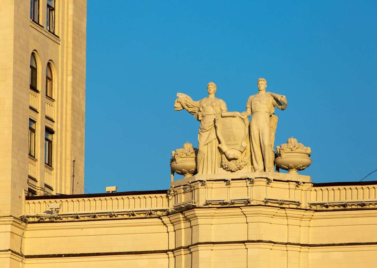 Kotelnicheskaya Embankment Building